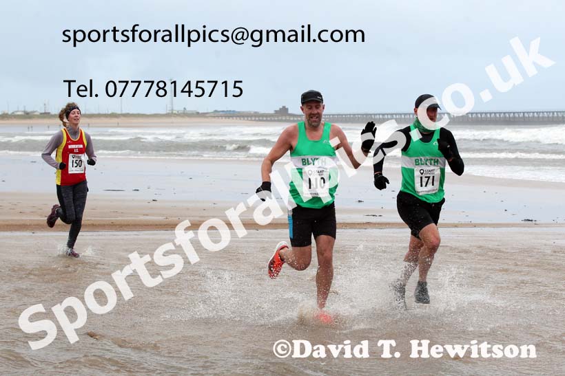 The 2021 Blyth Sands Race, December 5th. Photo: David T. Hewitson/Sports for All Pics